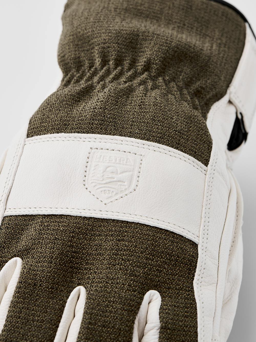 Tarfala in the color Olive (3 of 7)