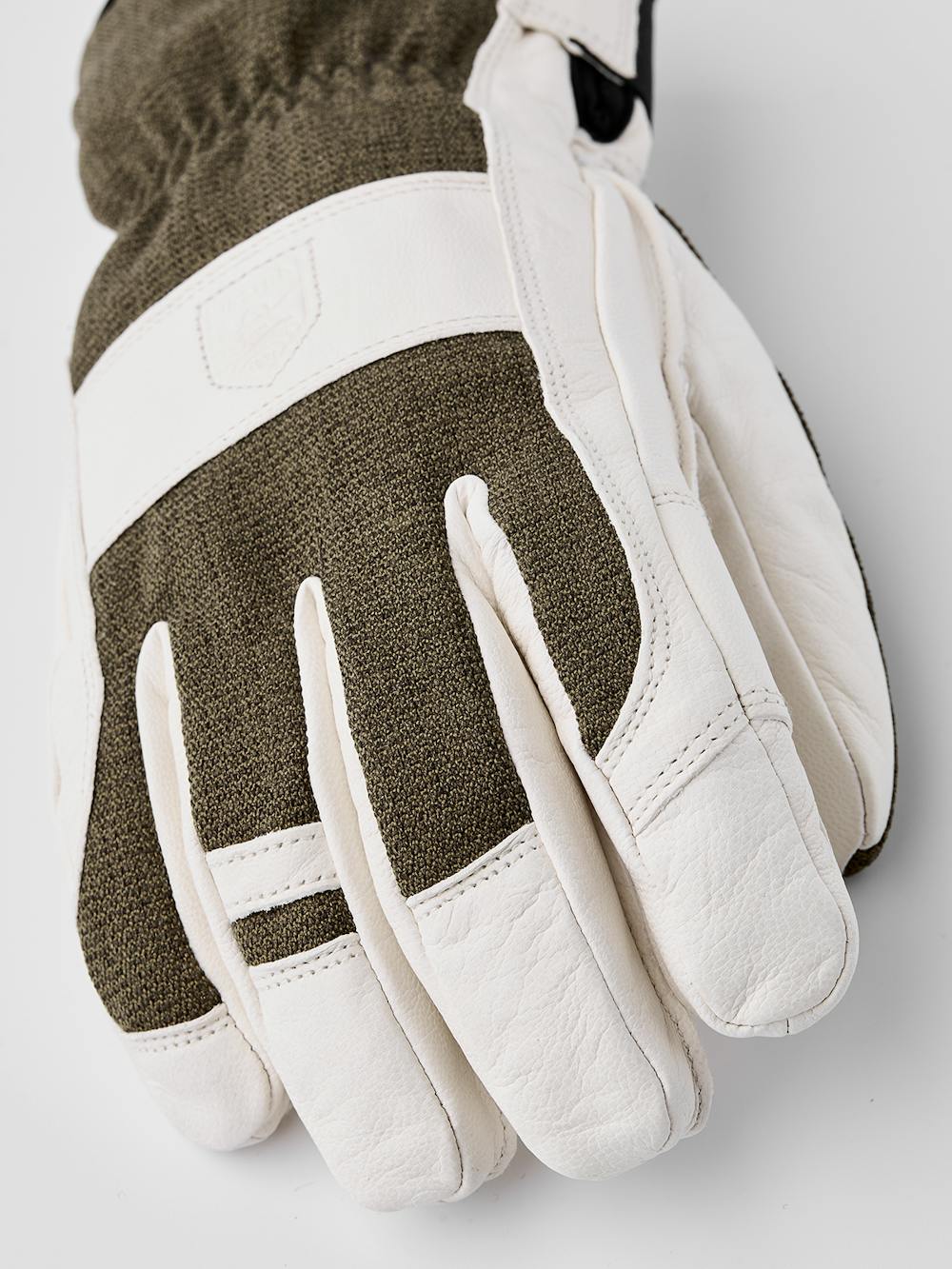 Tarfala in the color Olive (2 of 7)