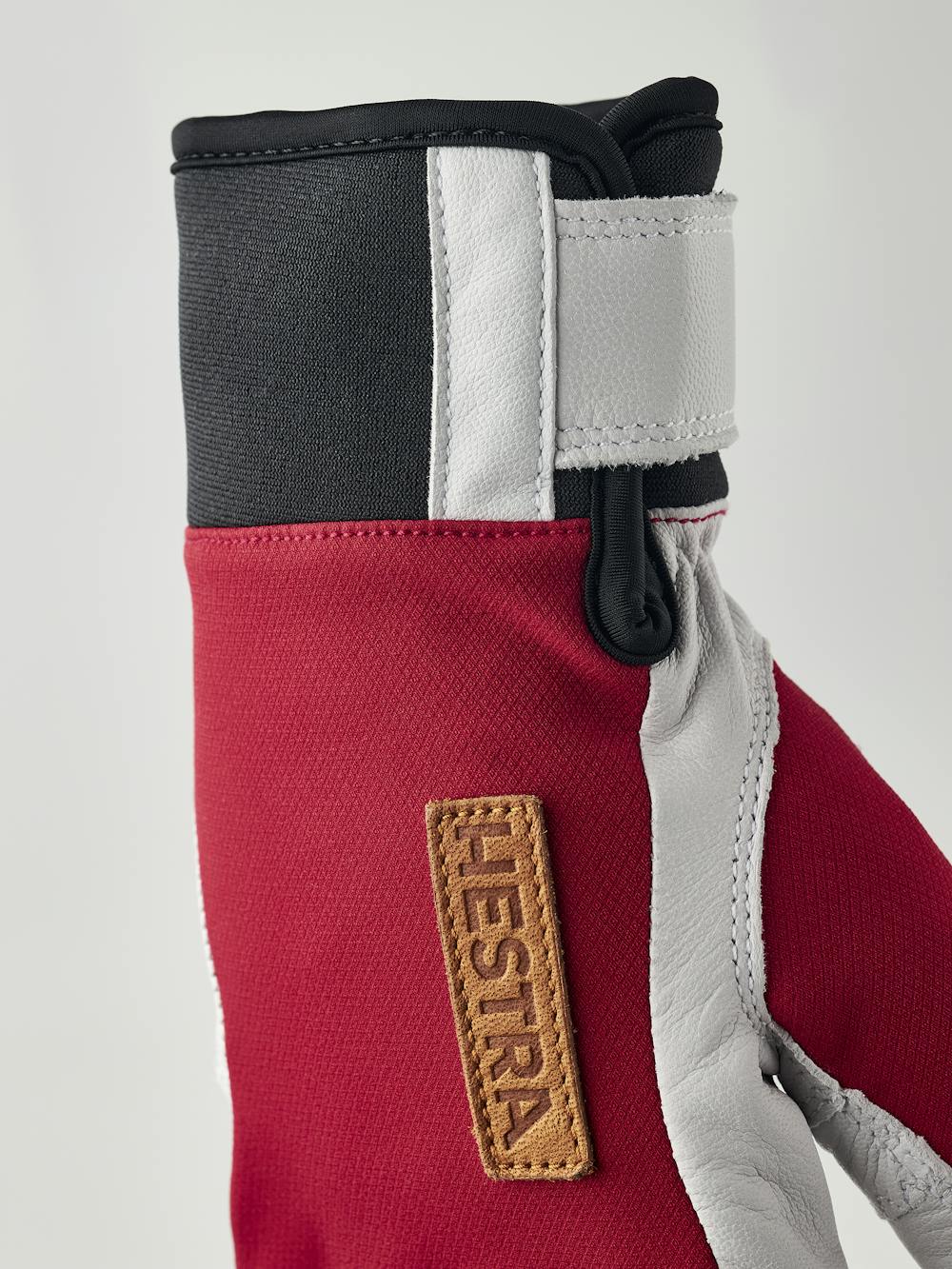 Red glove with white goat leather palm
(6 of 9)