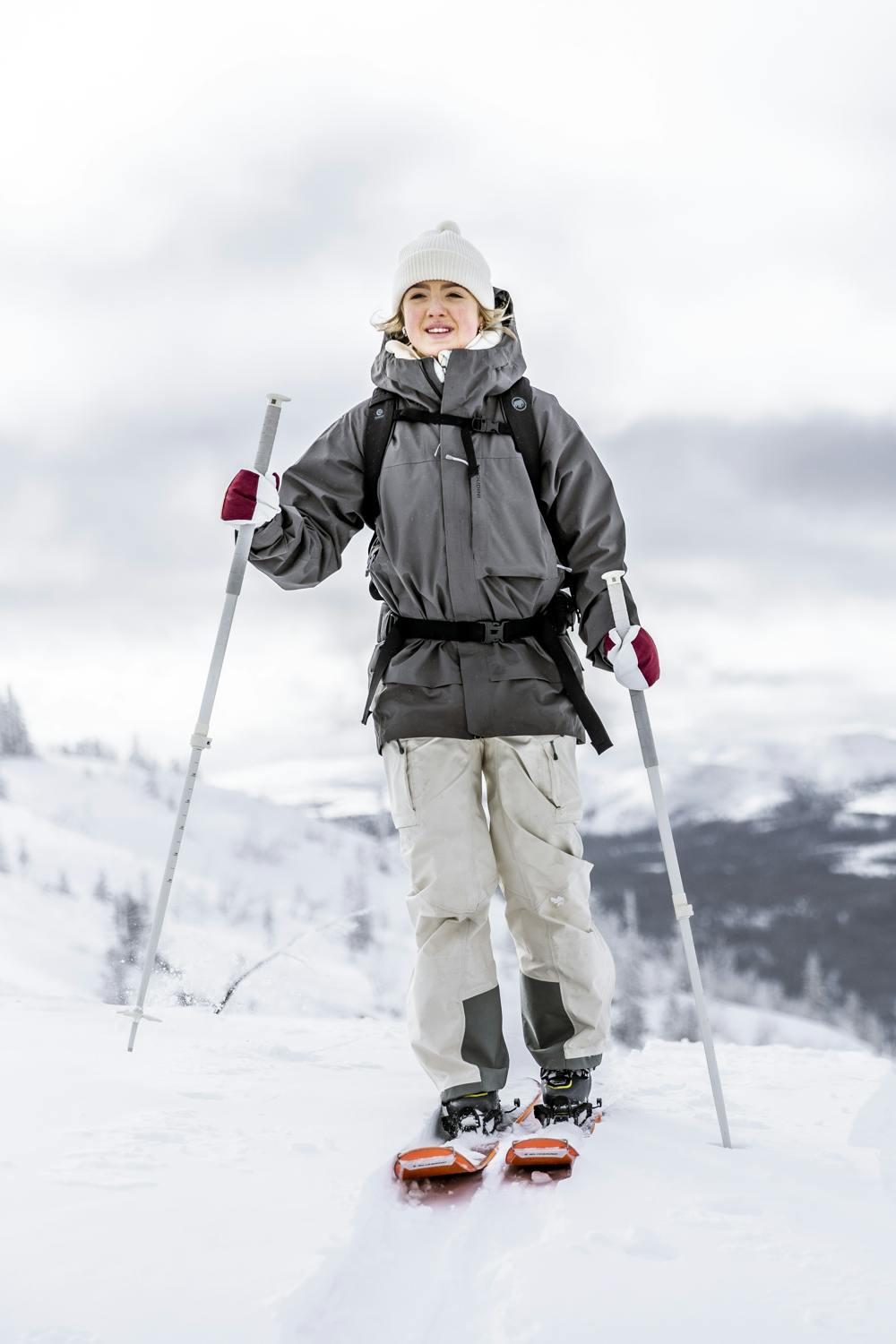 Bordeauxroter Fausthandschuh mit weißem Ziegenleder an der Innenhand und Handgelenkschlaufe (2 oder 10)