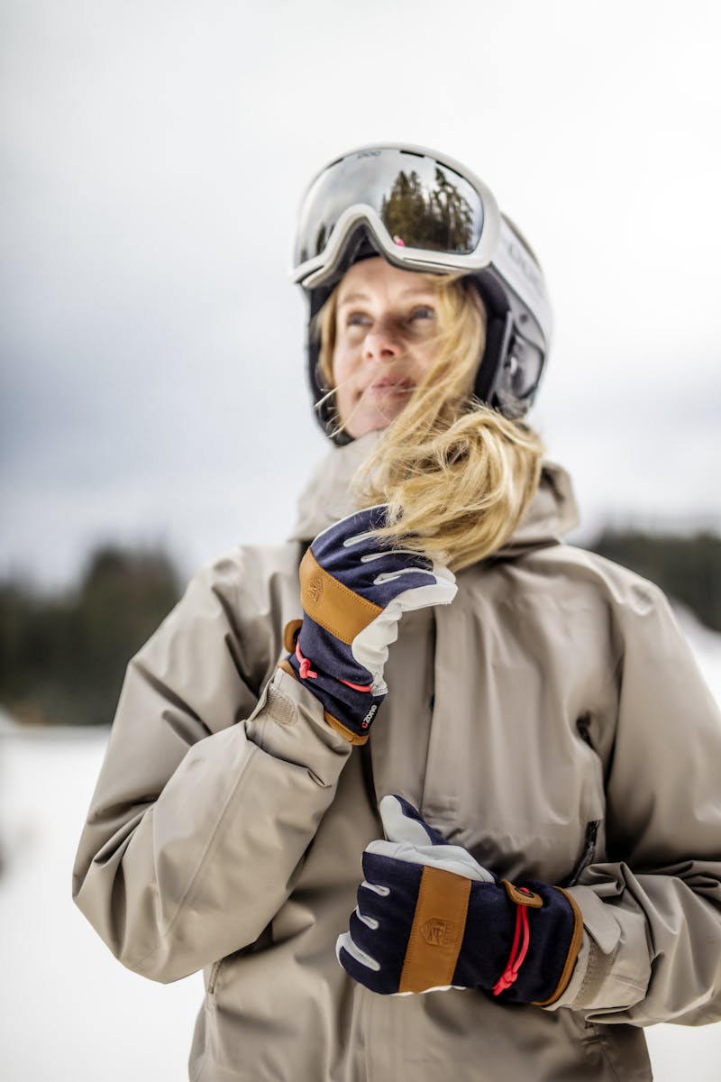 Dark blue ski glove with white goat leather palm and wrist strap  (7 of 8)