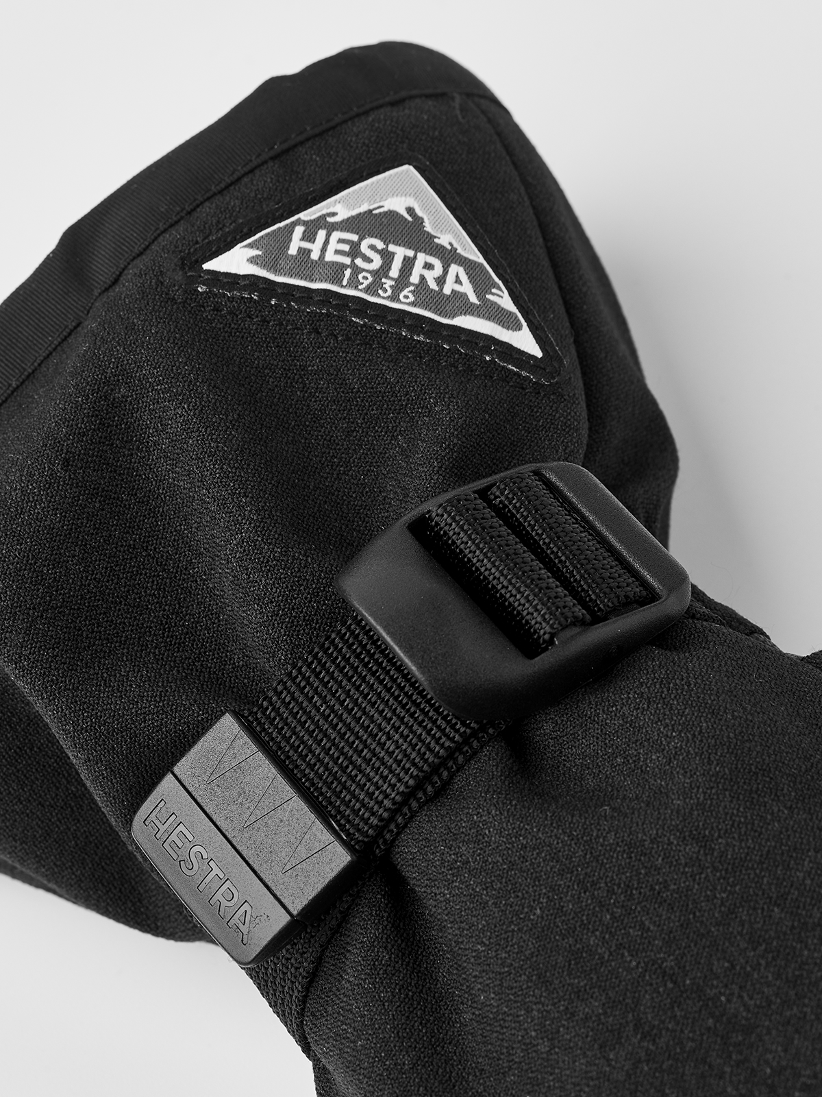 Powder Gauntlet - Black | Hestra Gloves