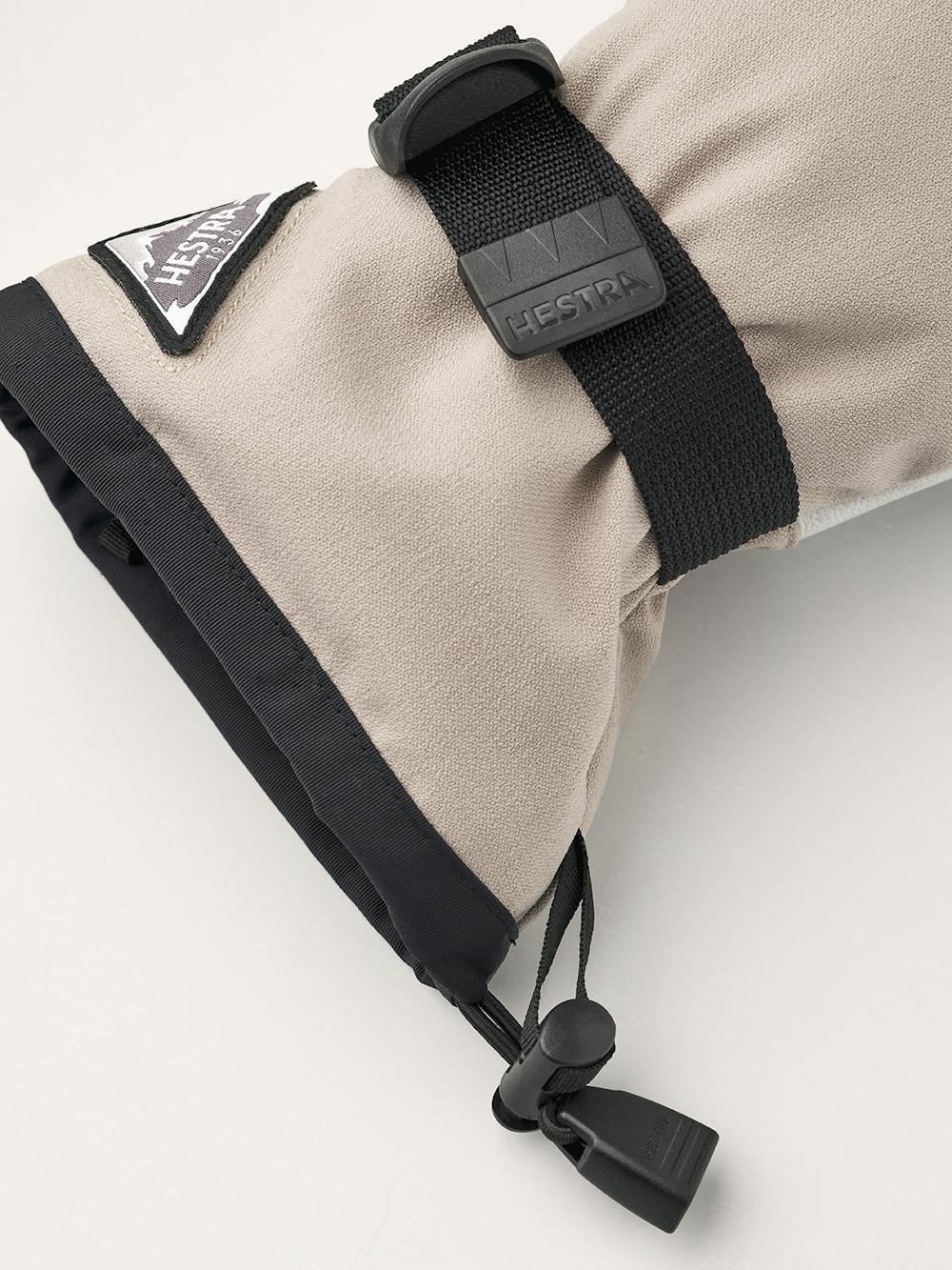 Beige ski glove with white goat leather palm and wrist adjustment (4 of 7)