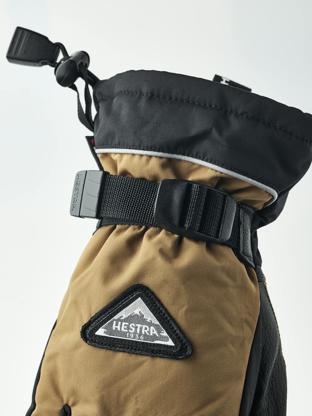 Skare CZone Jr. 5-finger in the color Dark sand (3 of 6)