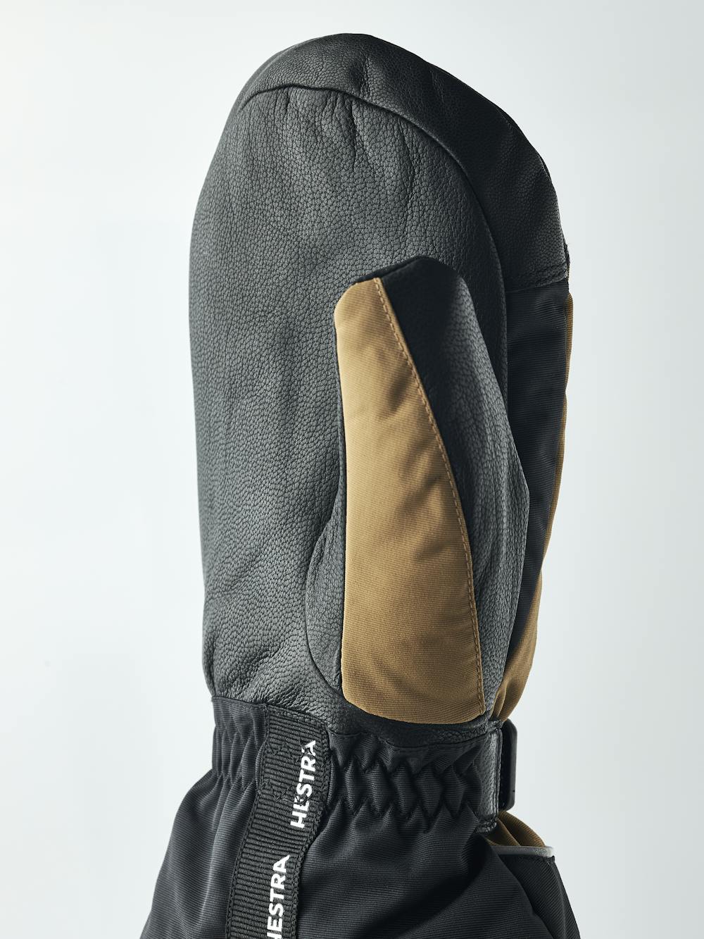 Skare CZone Jr. Mitt in the color Dark sand (4 of 5)