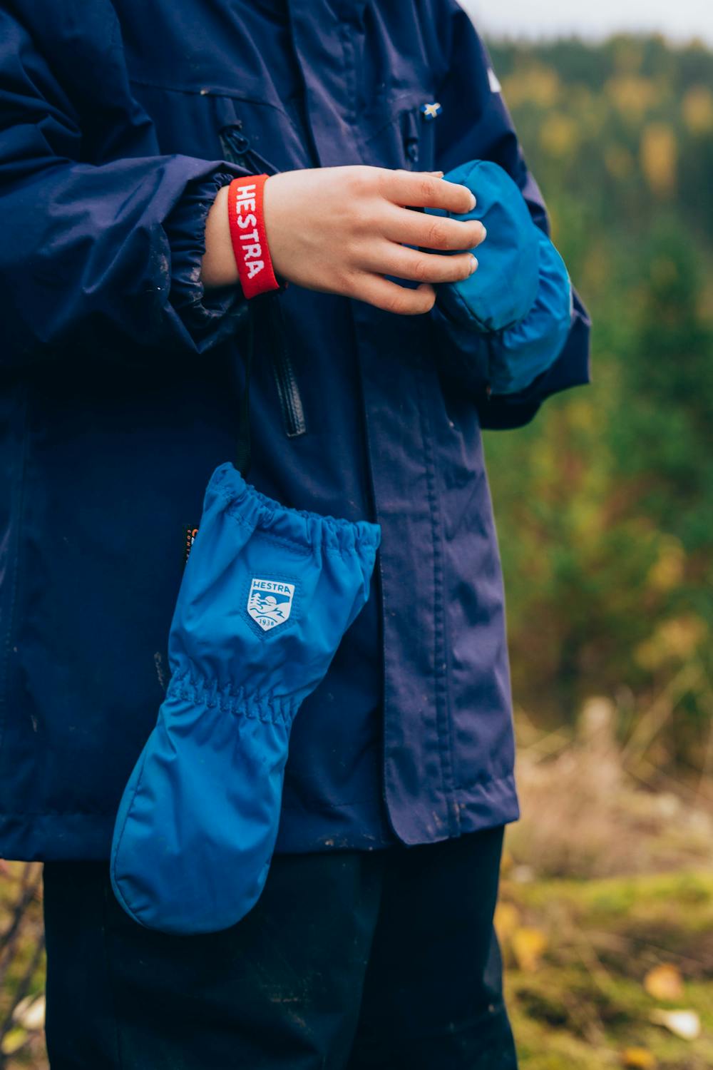 Turquoise fabric shell mitten (5 of 6)