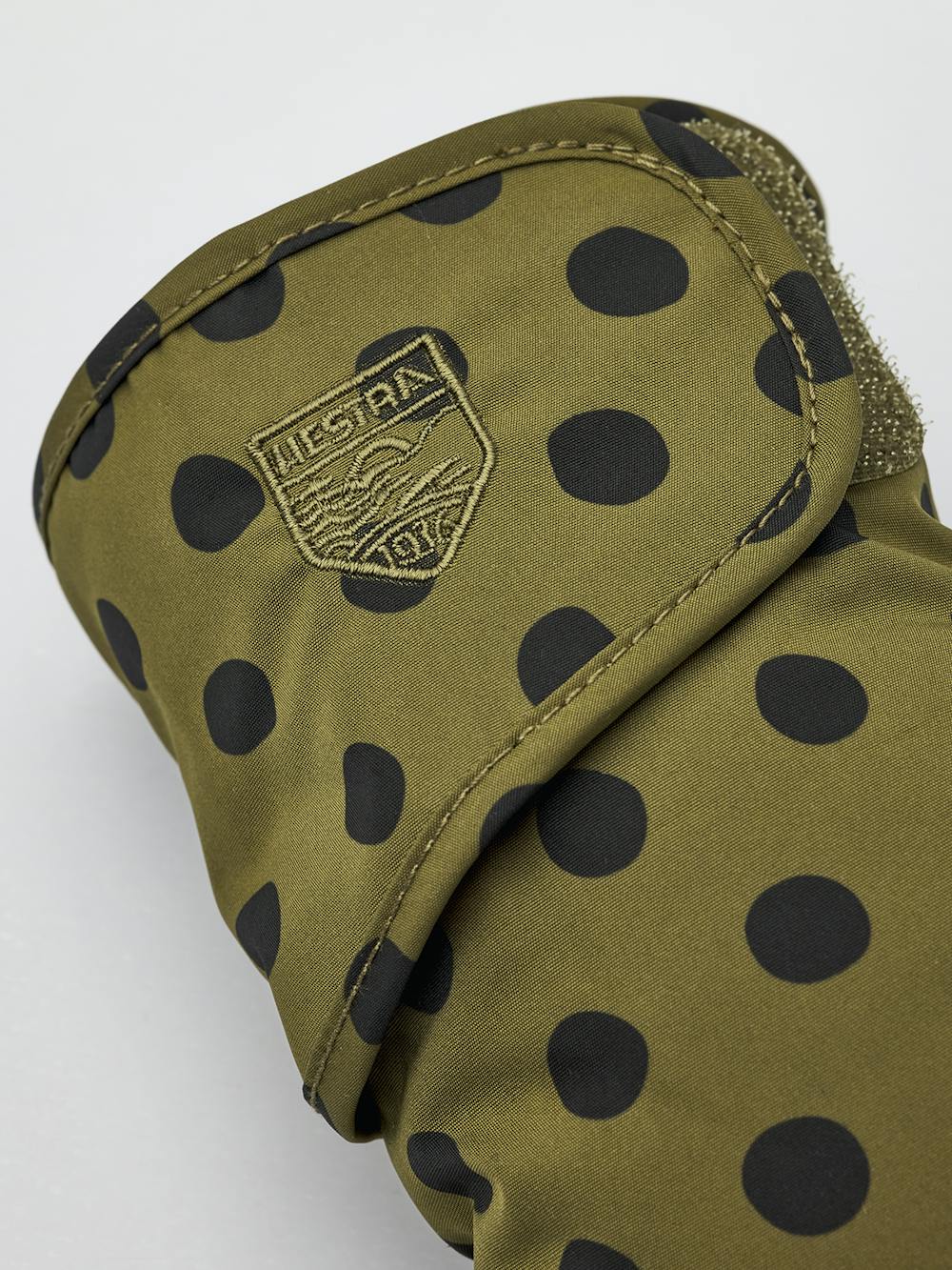 Kids' Hygge Mitt in the color Olive print (2 of 2)