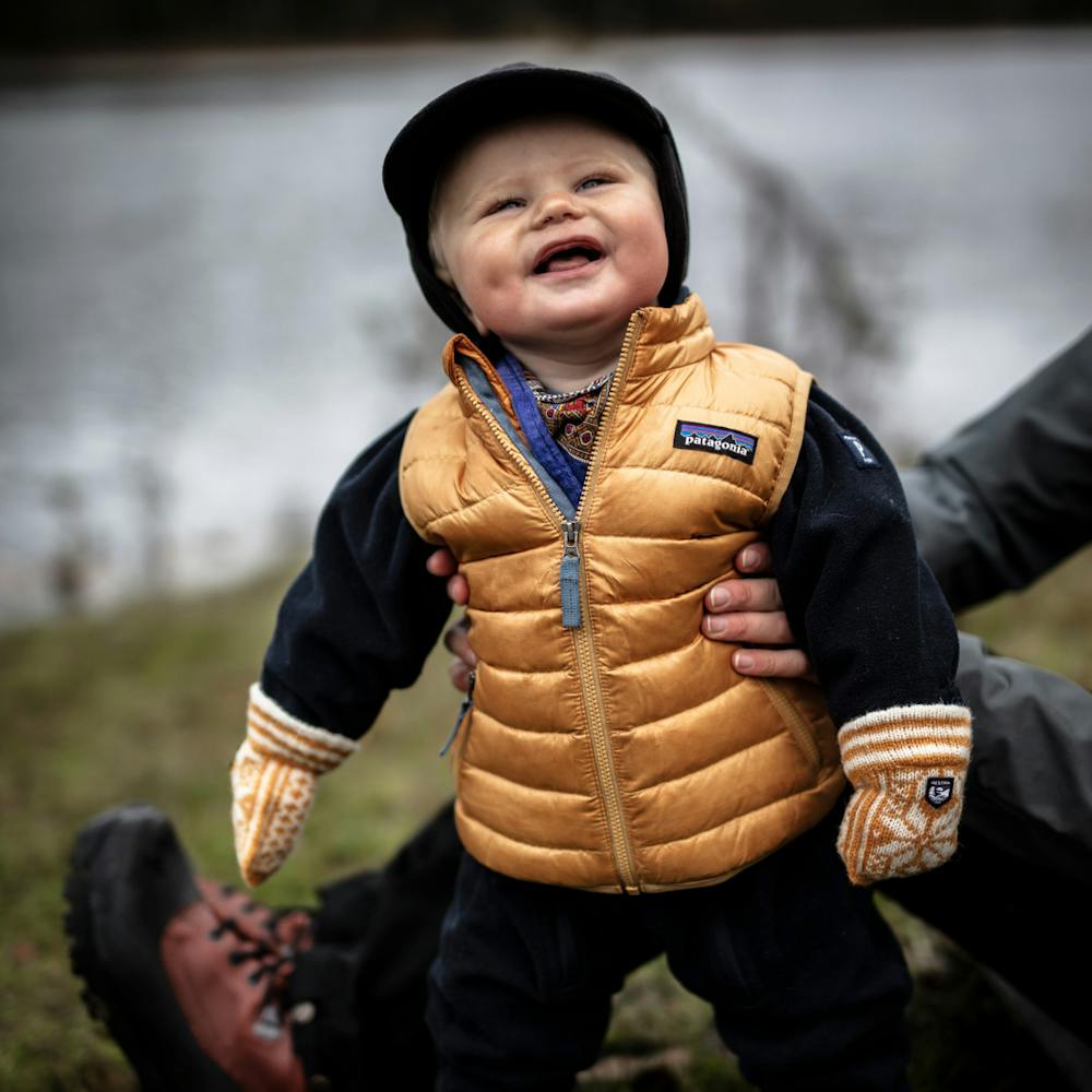 Dark yellow and white knitted mitten in wool mix (3 of 3)
