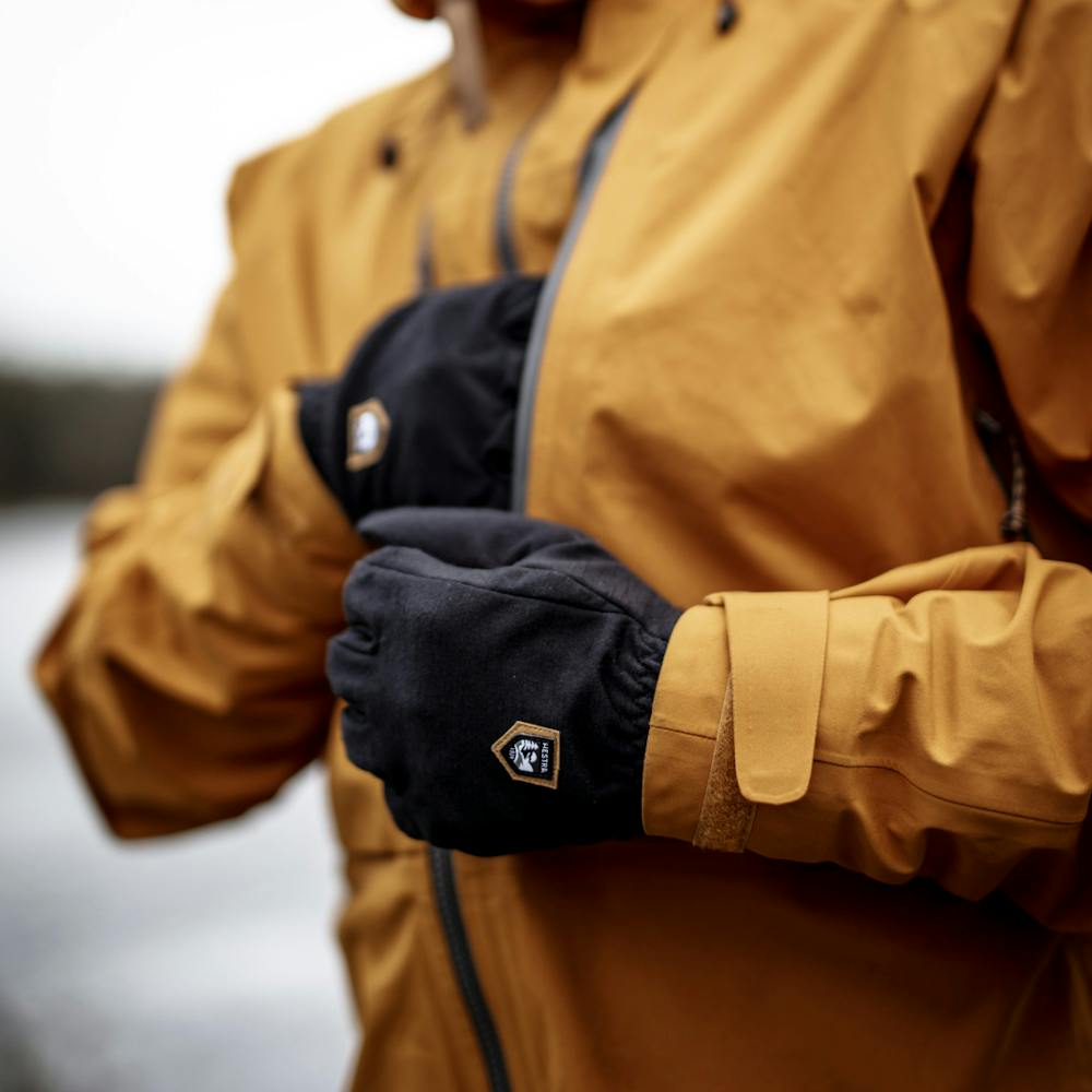 Black windproof merino wool inner glove with touch function (8 of 11)