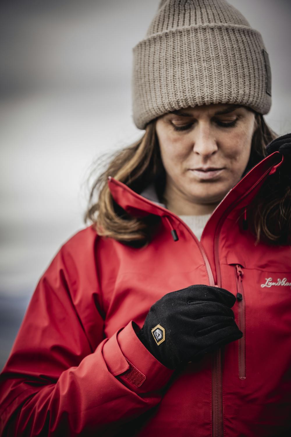 Black windproof merino wool inner glove with touch function (6 of 11)