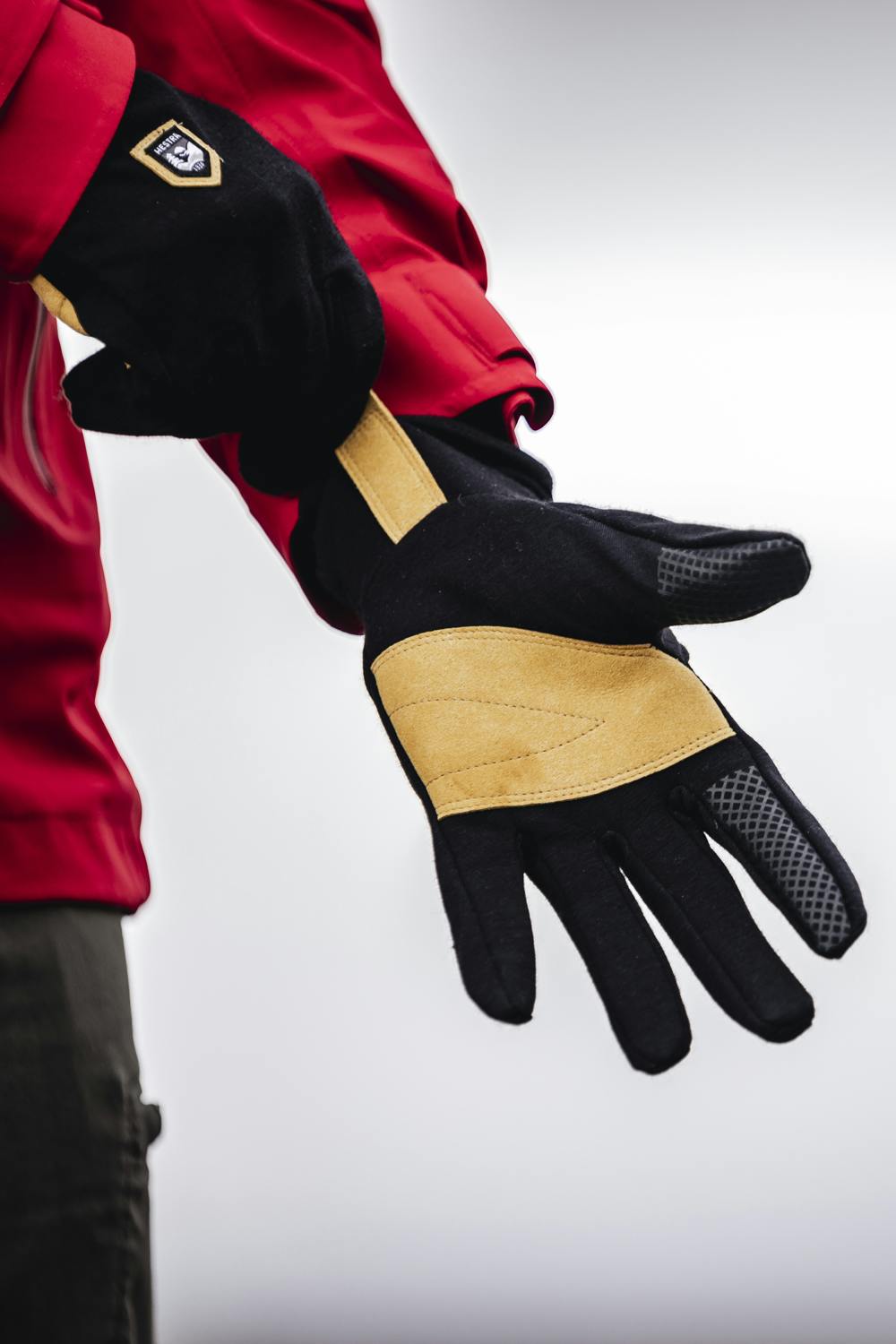 Black windproof merino wool inner glove with touch function (10 of 11)