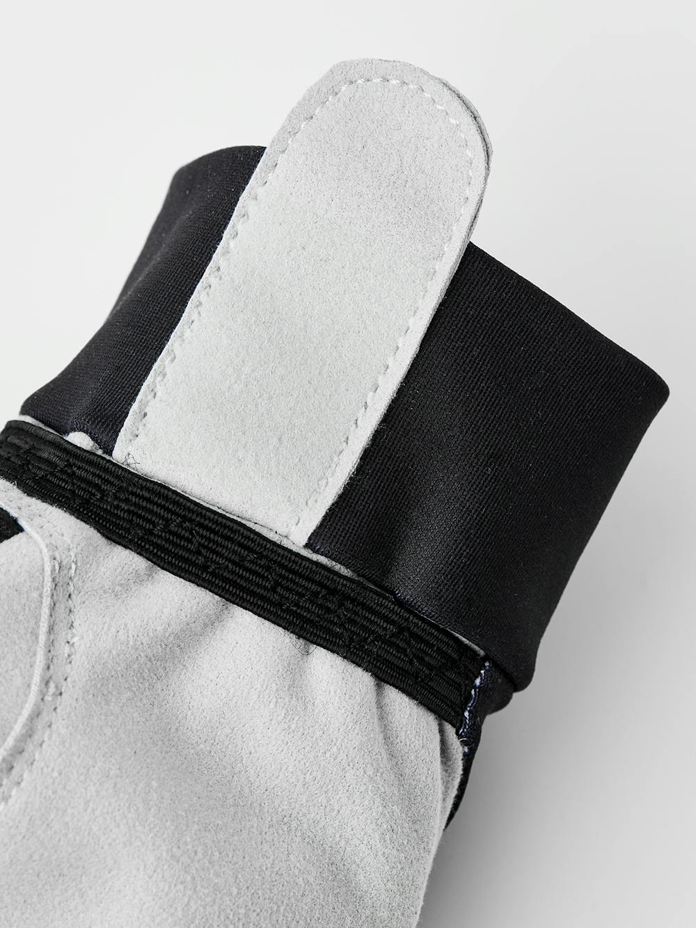 Svart längdskidhandske i tyg med grå innerhand i syntetisk mocka
 (5 av 5)