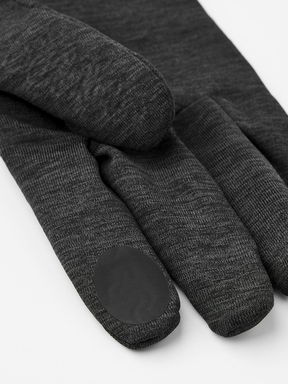 Tactility Heat Liner 5-finger in the color Charcoal (5 of 7)