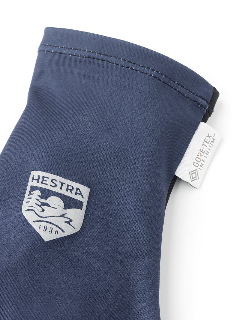 Infinium Stretch Liner Light 5-finger in the color Dark navy (4 of 4)