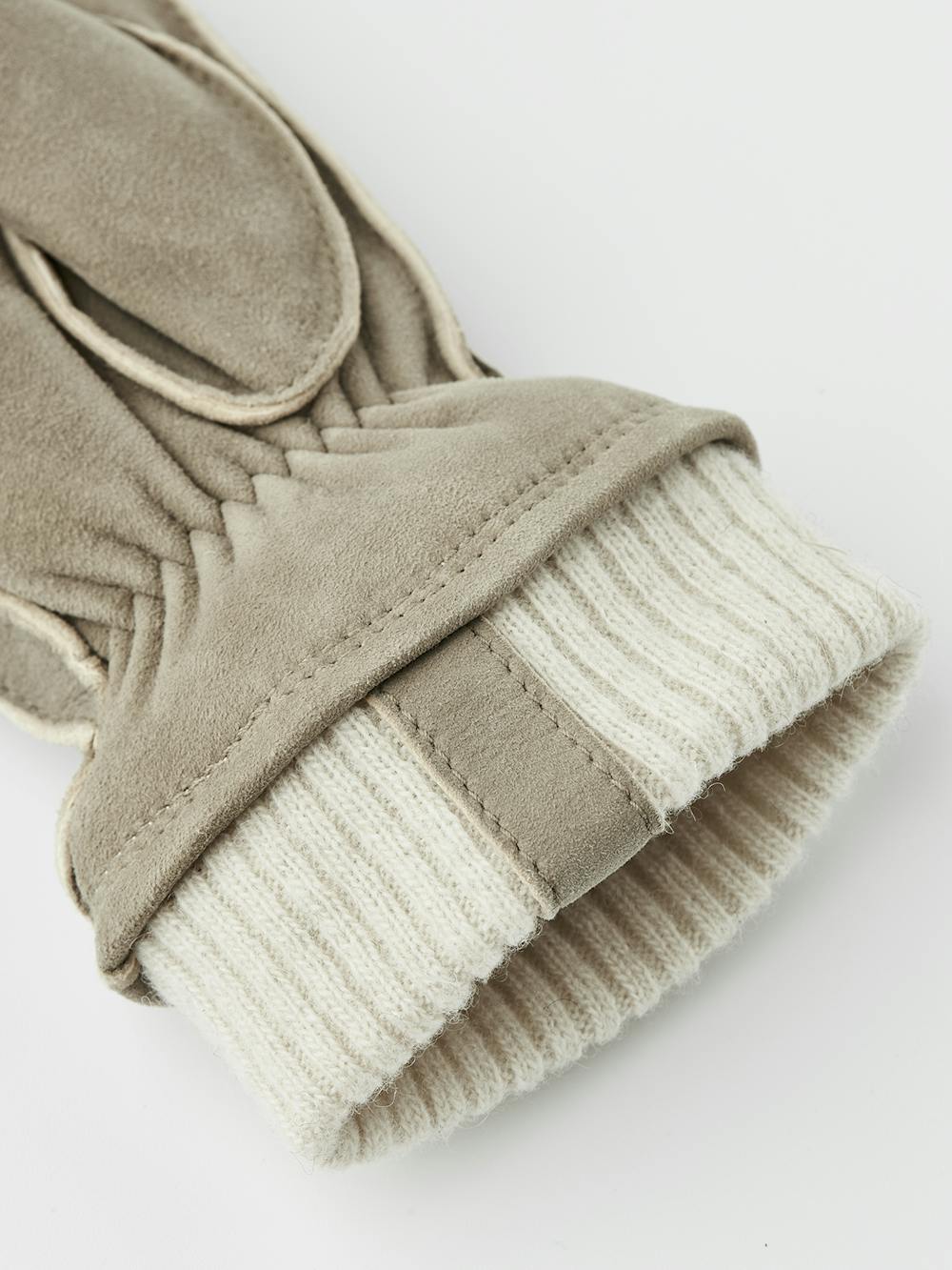 Beige-gray machine-sewn suede mitten with light beige knitted cuff
(4 of 4)