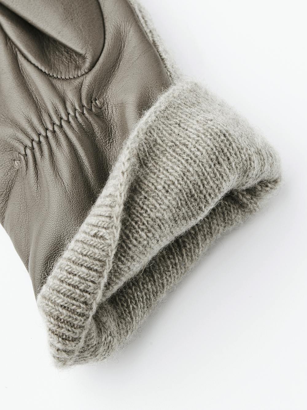 Medium gray machine-sewn hairsheep leather glove with knitted back in light gray cashmere
 (2 of 3)
