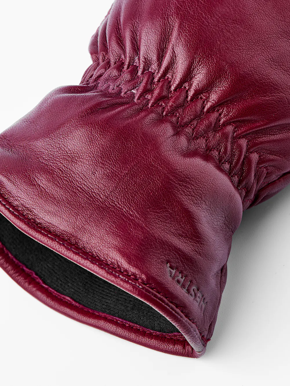 Naomi Mitt in the color Dark red (3 of 4)