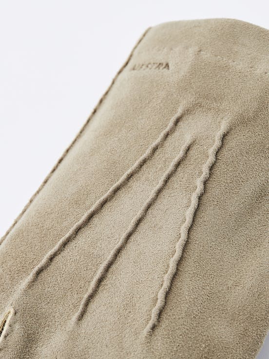 Alternative image for Damien