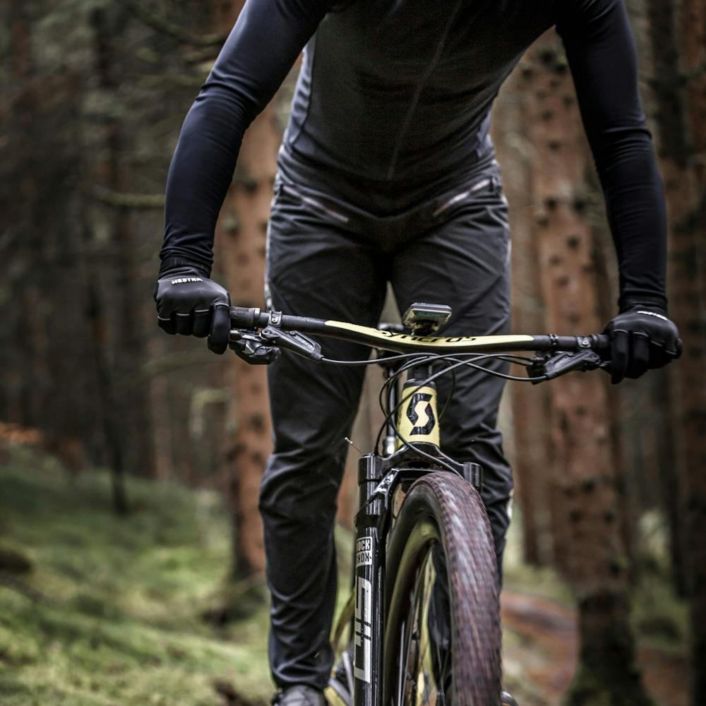 Bike Reflective Long 5-finger in the color Dark grey & black (7 of 7)