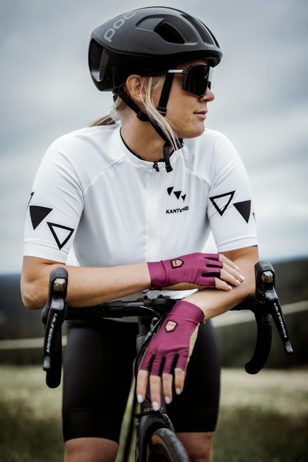 Ventair Short 5-finger in the color Dark red (2 of 8)