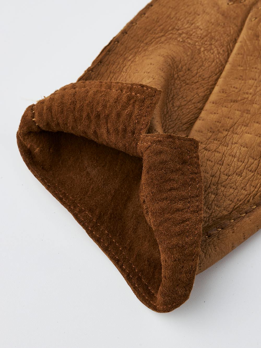 Hellbrauner handgenähter Lederhandschuh aus Peccaryleder
(2 oder 4)