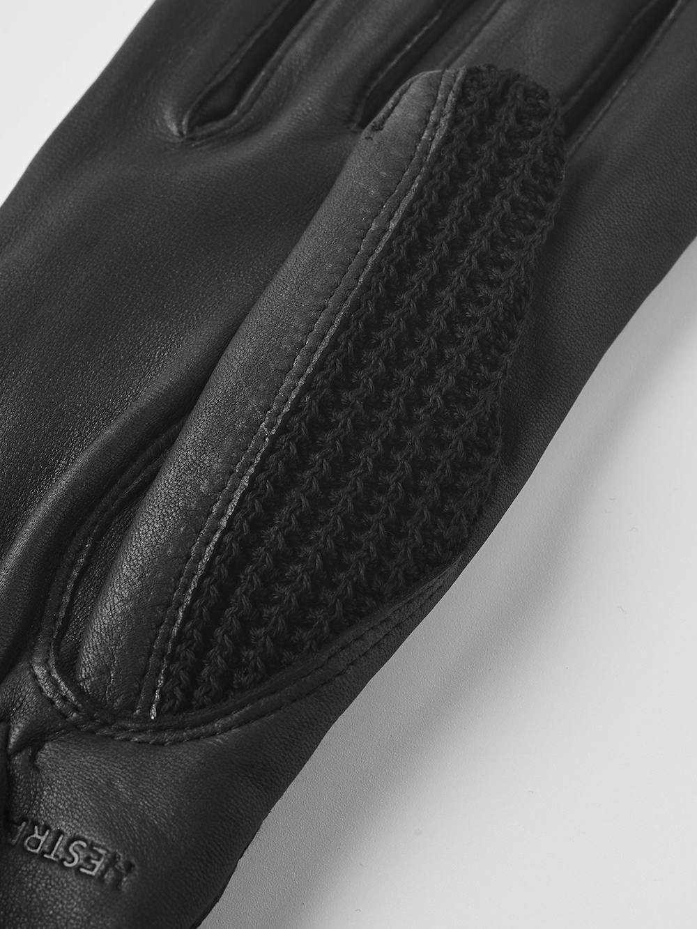 Miles i färgen Svart (4 av 4)