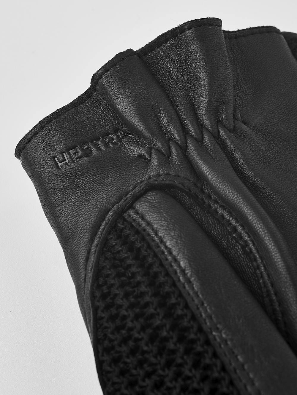 Miles i färgen Svart (2 av 4)