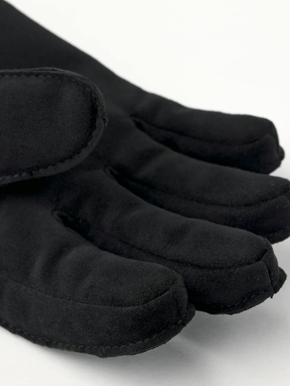 Black machine-sewn synthetic suede glove
(3 of 4)