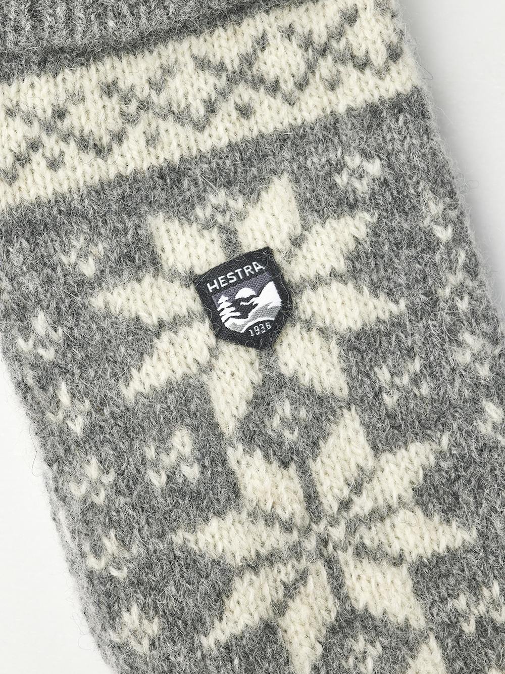 Gray knitted mitten in wool blend with pattern (2 of 4)