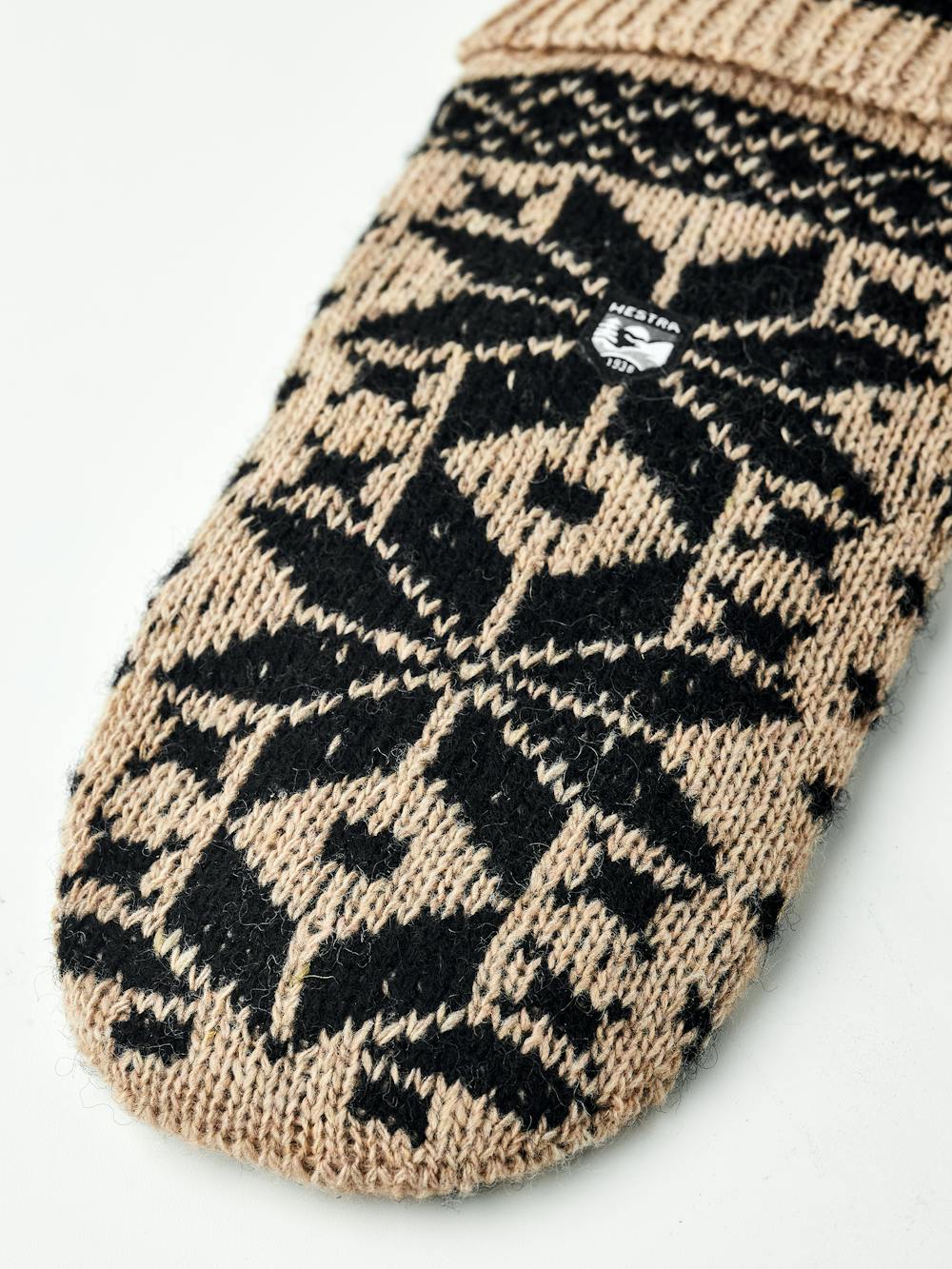 Beiger Strickfäustling aus Wollmix mit Motiv (2 oder 5)