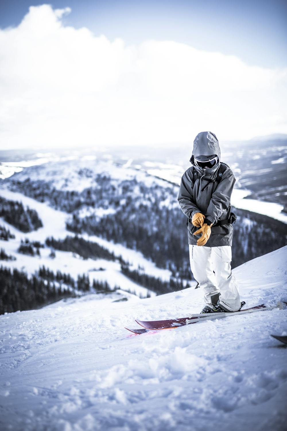 Light brown cow hide ski glove (6 of 9)