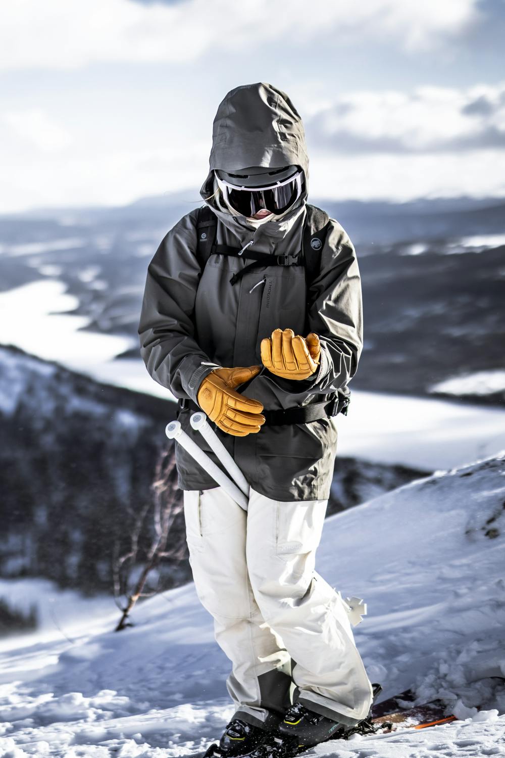 Light brown cow hide ski glove (4 of 9)