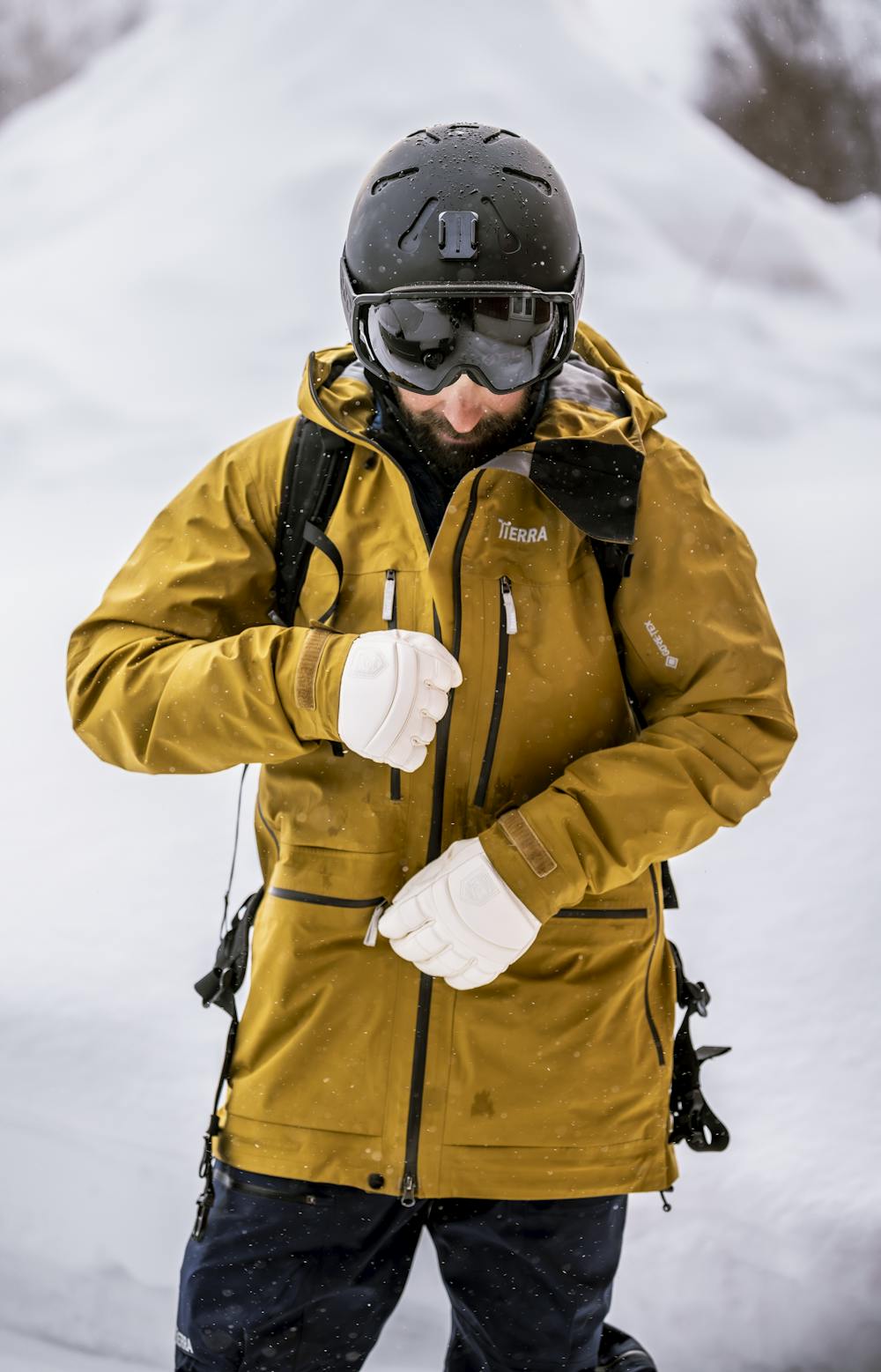 White cow hide ski glove (7 of 8)