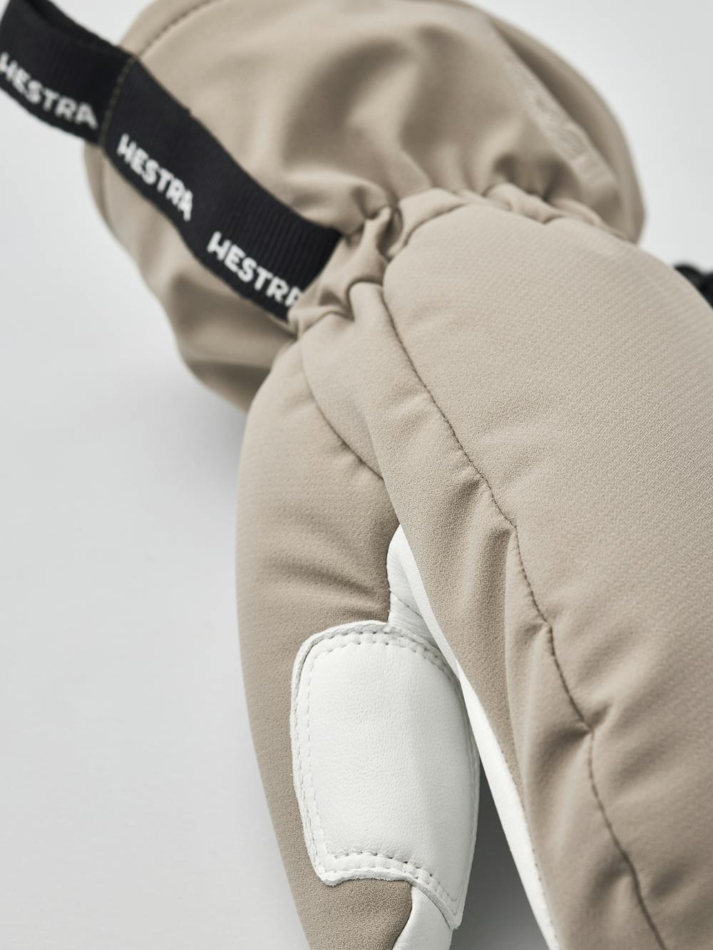 Beige fabric mitten with white goat leather palm (5 of 7)