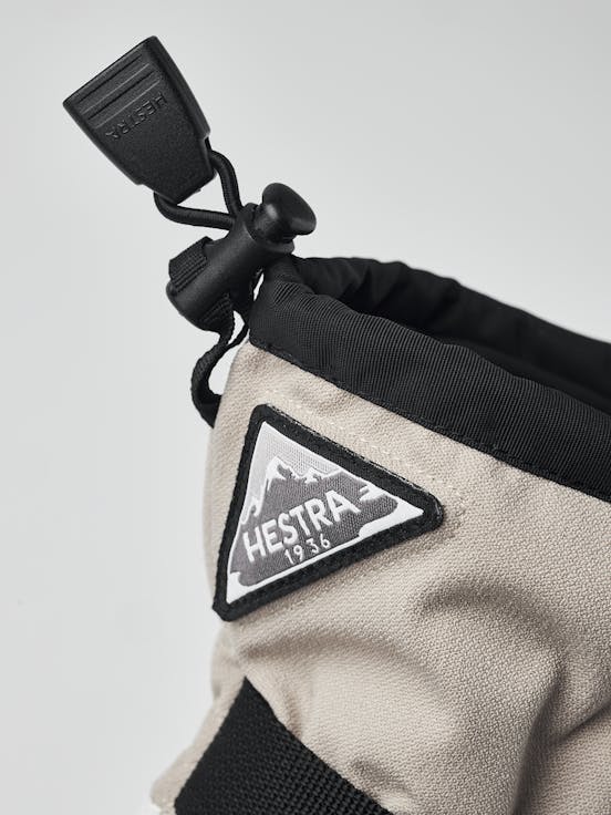 Alternative image for Powder Gauntlet 3-finger