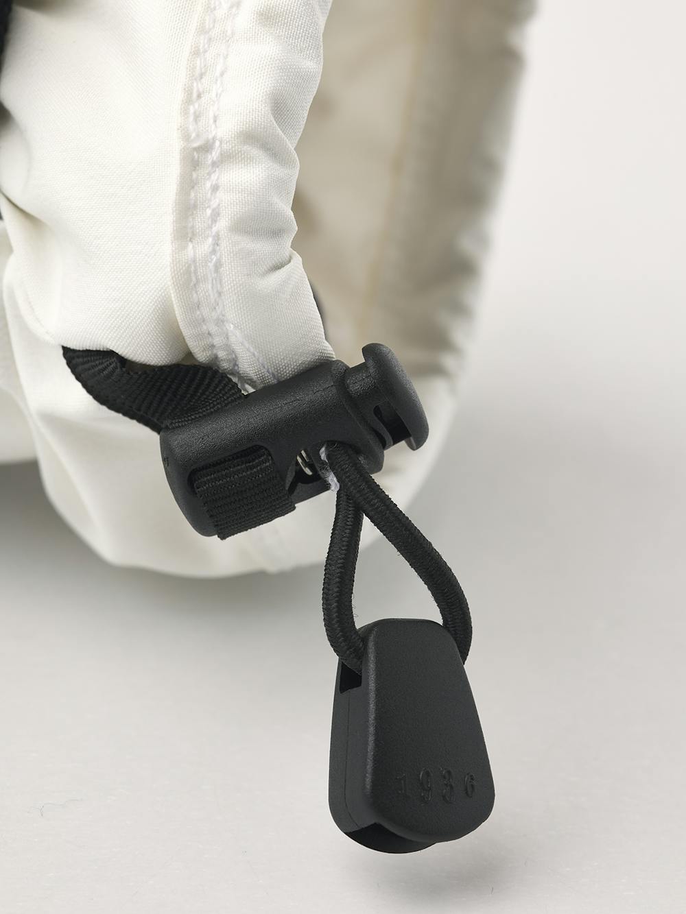 White fabric mitten with white hairsheep palm and wrist adjustment (4 of 5)