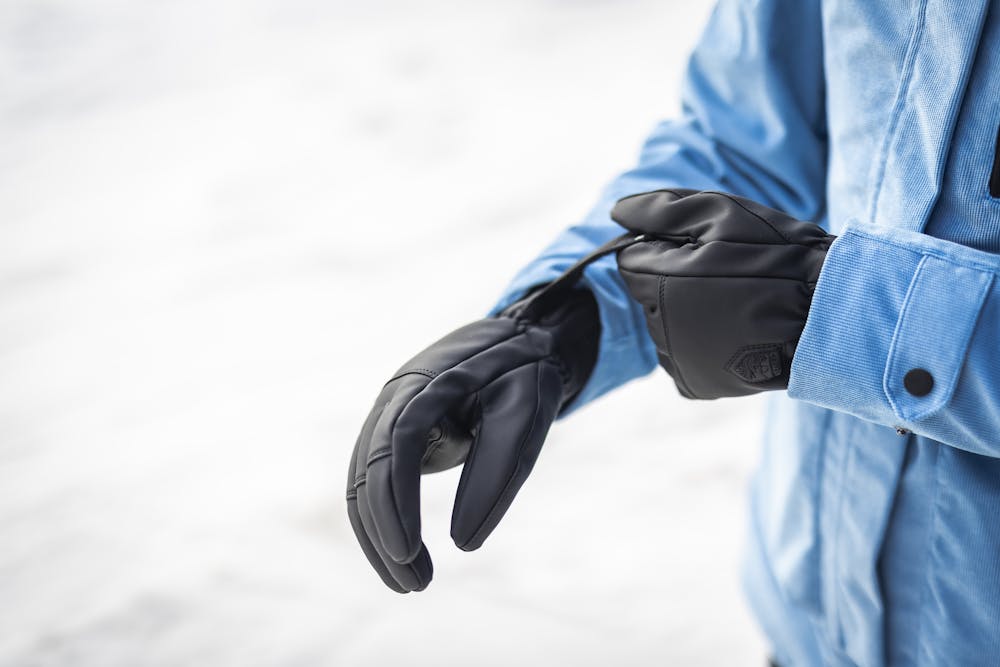 Schwarzer Skihandschuh aus veganem Leder (2 oder 7)