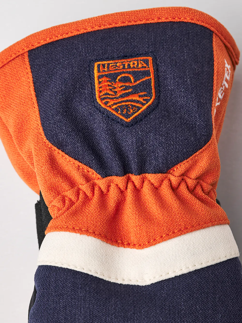 GORE-TEX Atlas Jr. Mitt (2 of 4)