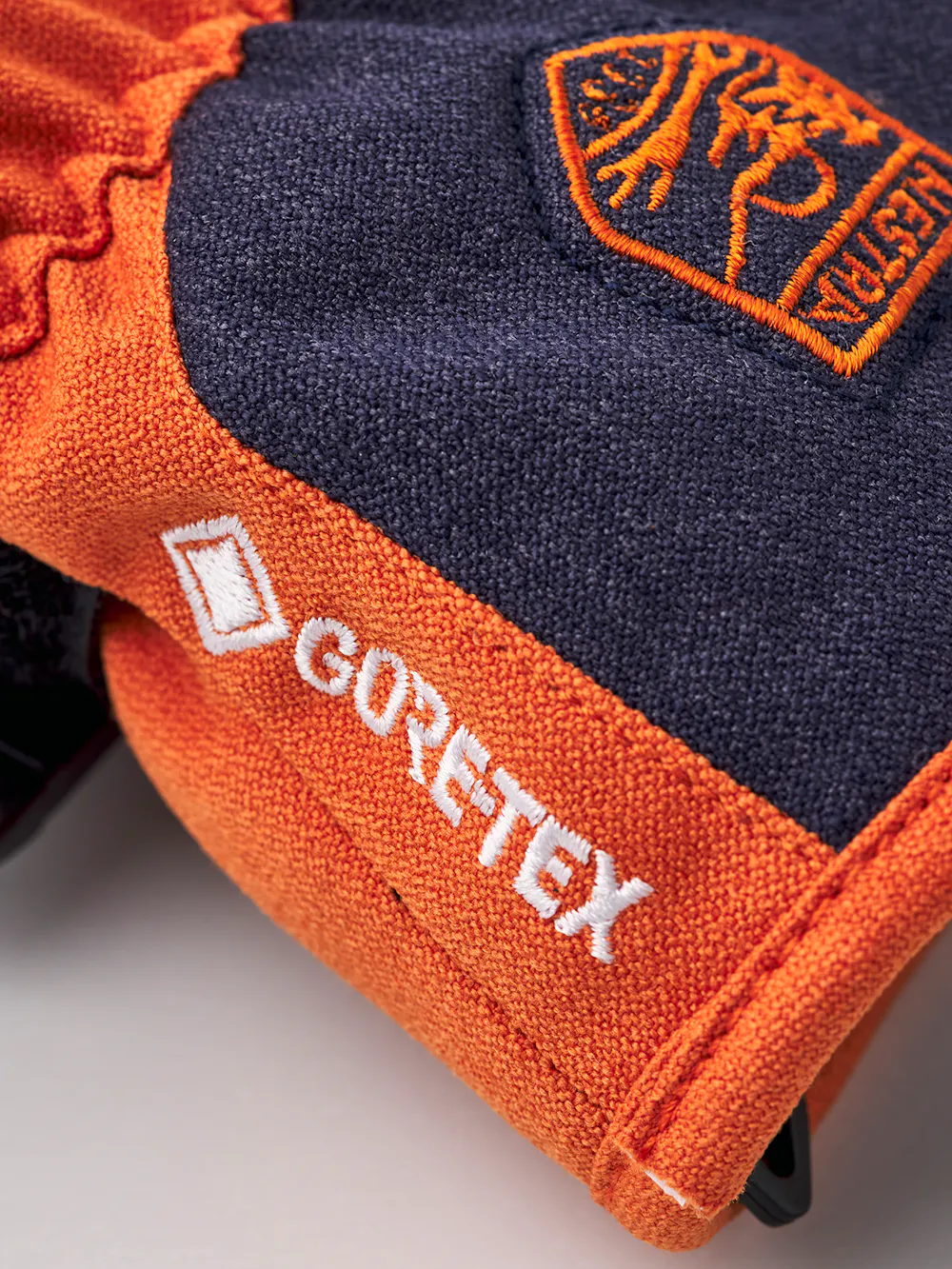 GORE-TEX Atlas Jr. Mitt (3 of 4)