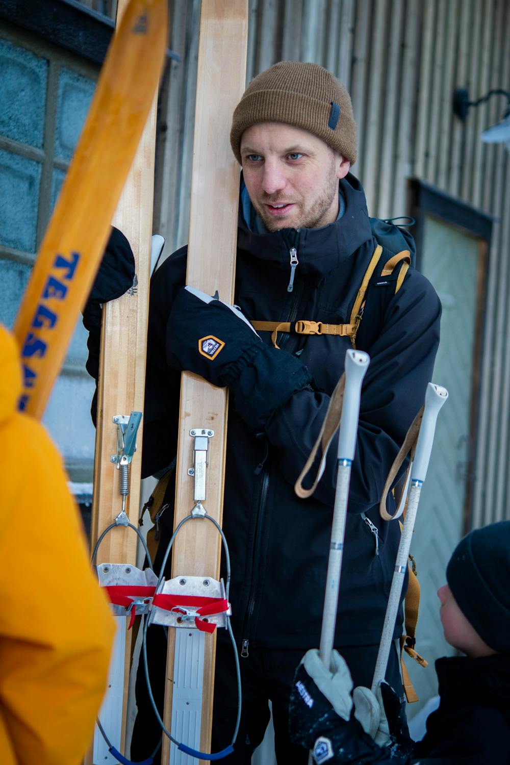 Army Leather Altitude Mitt in the color Black (7 of 7)