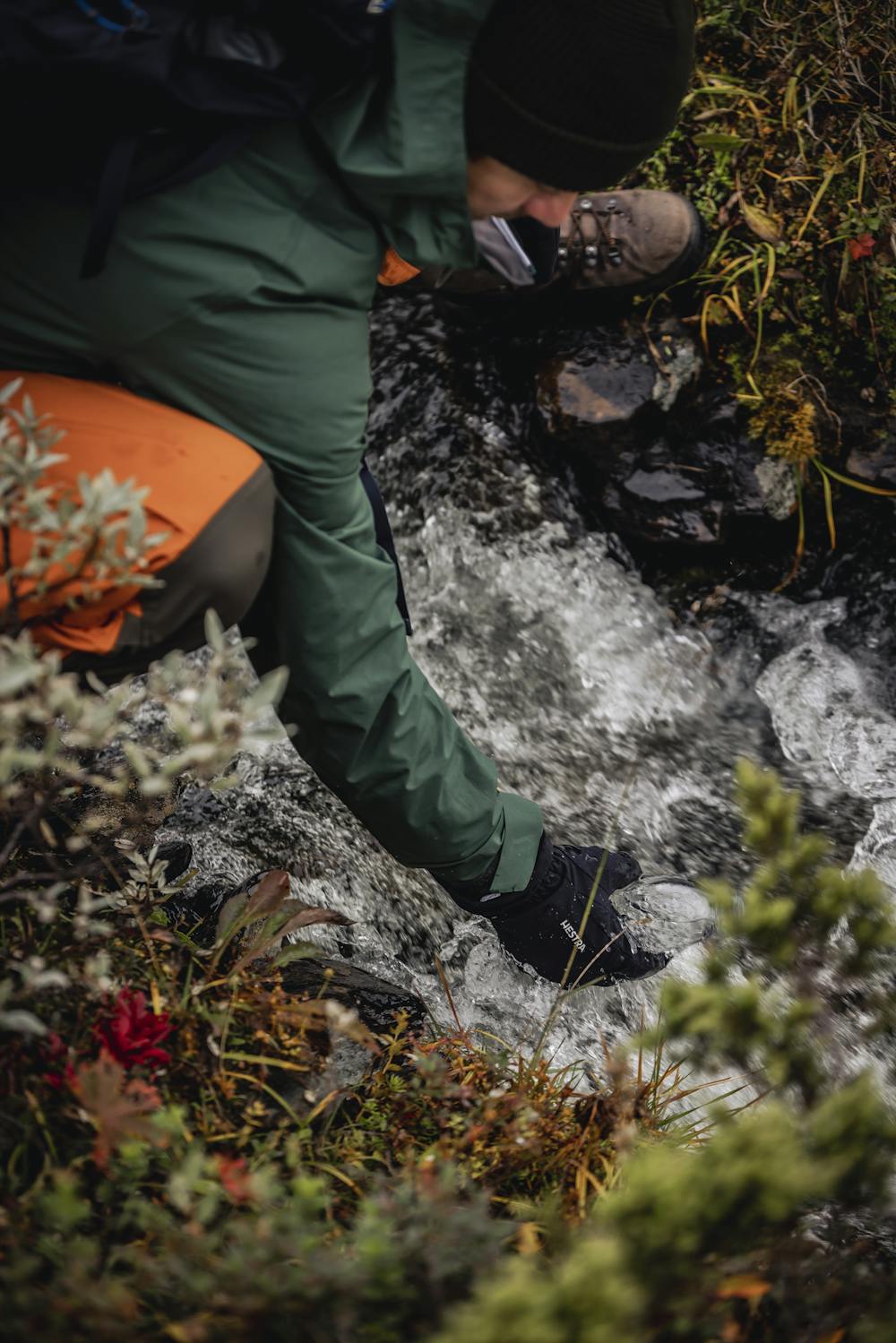 Black fabric outdoor glove with touch function (2 of 6)