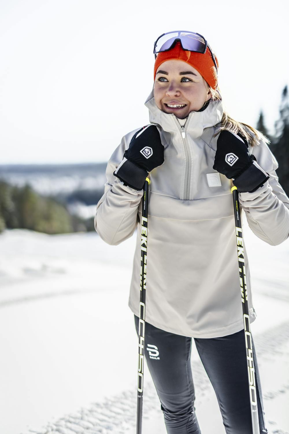 Black fabric mitten with gray synthetic suede palm (3 of 7)