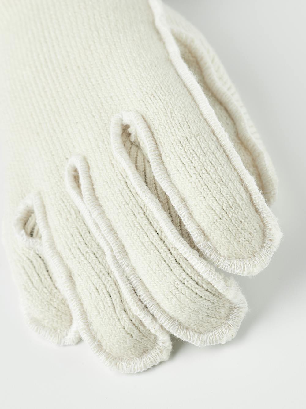White machine-sewn liner glove (3 of 5)