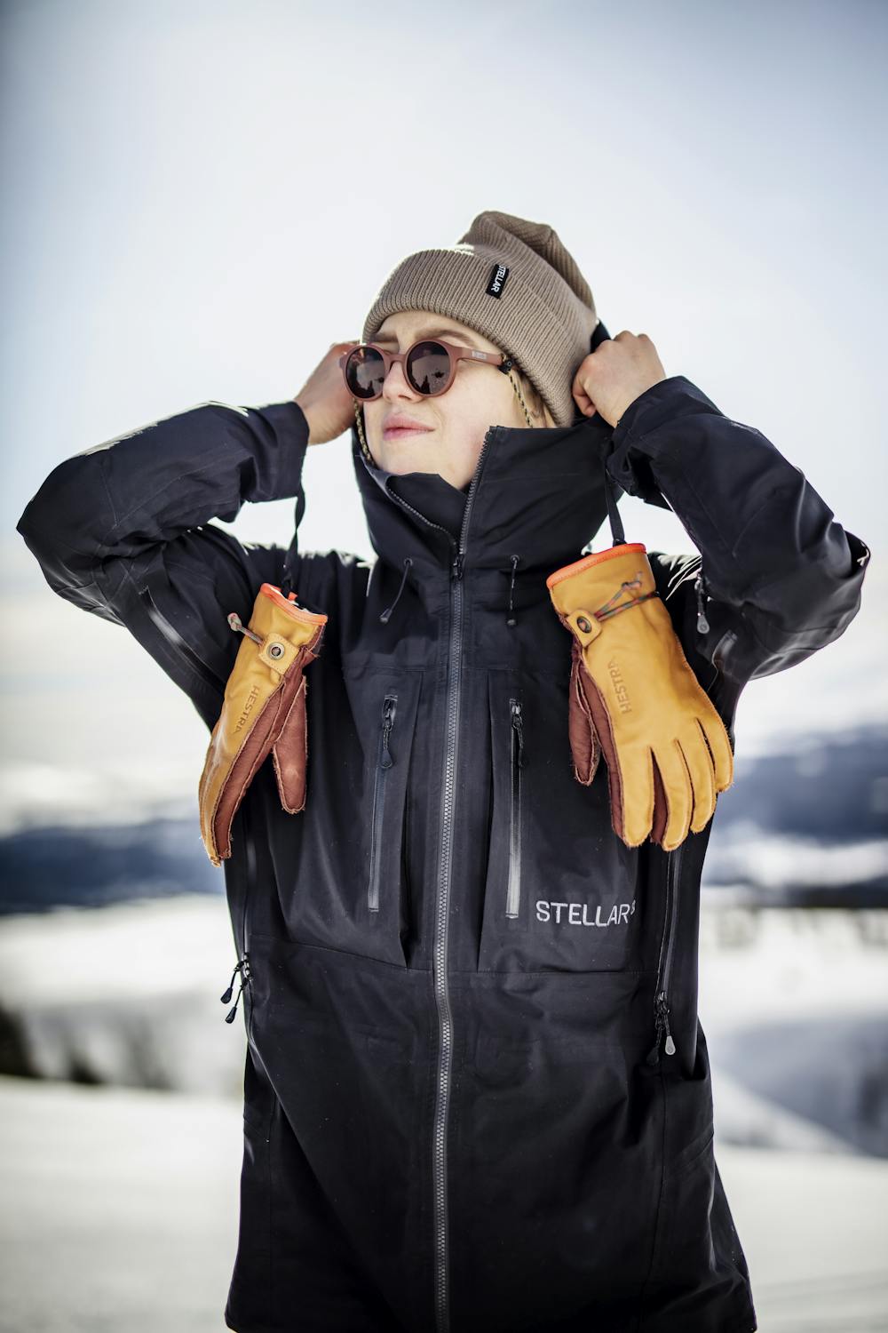 Light brown cow hide ski glove with brown palm and wrist adjustment (7 of 7)