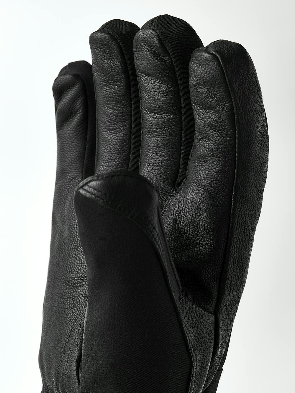 Gore-Tex Bas 5-f in the color Black (2 of 5)