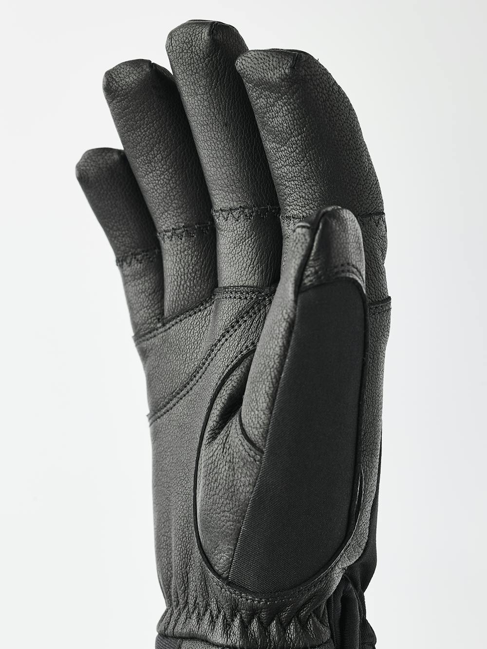 Alpha Pro CZone Ergo Grip Winter in the color Black (2 of 5)