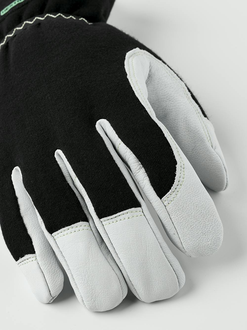 Ljusbåge handske fodrad in the color Black (3 of 5)