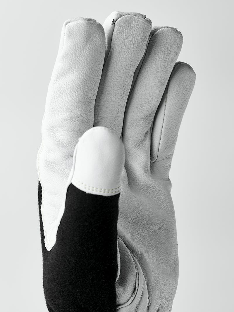 Ljusbåge handske fodrad in the color Black (2 of 5)