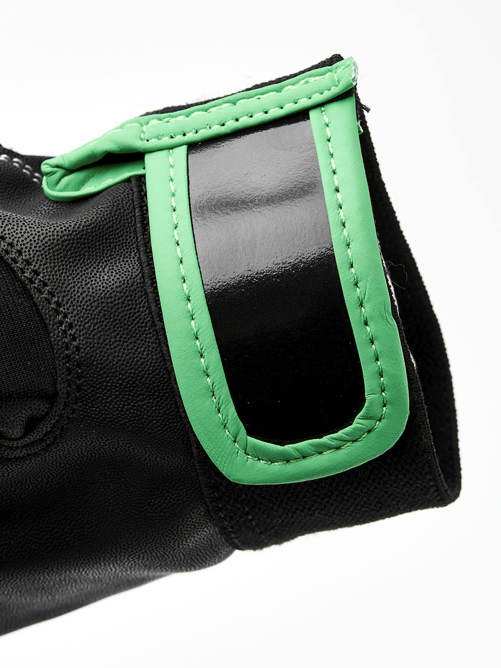 Niob i färgen Svart (5 av 5)