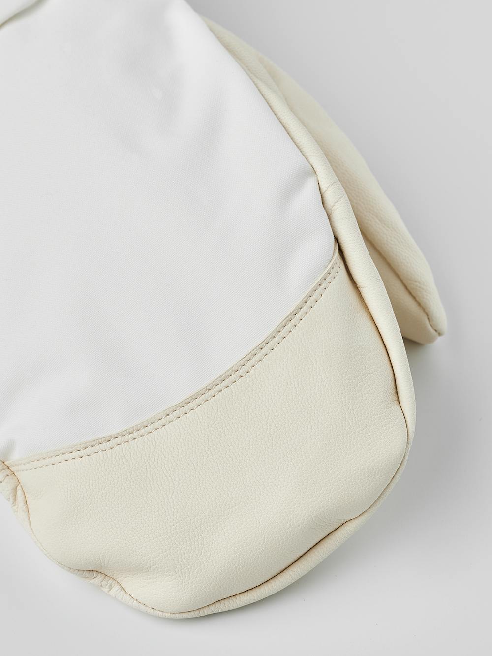 White mitten with goat leather palm (9 of 10)